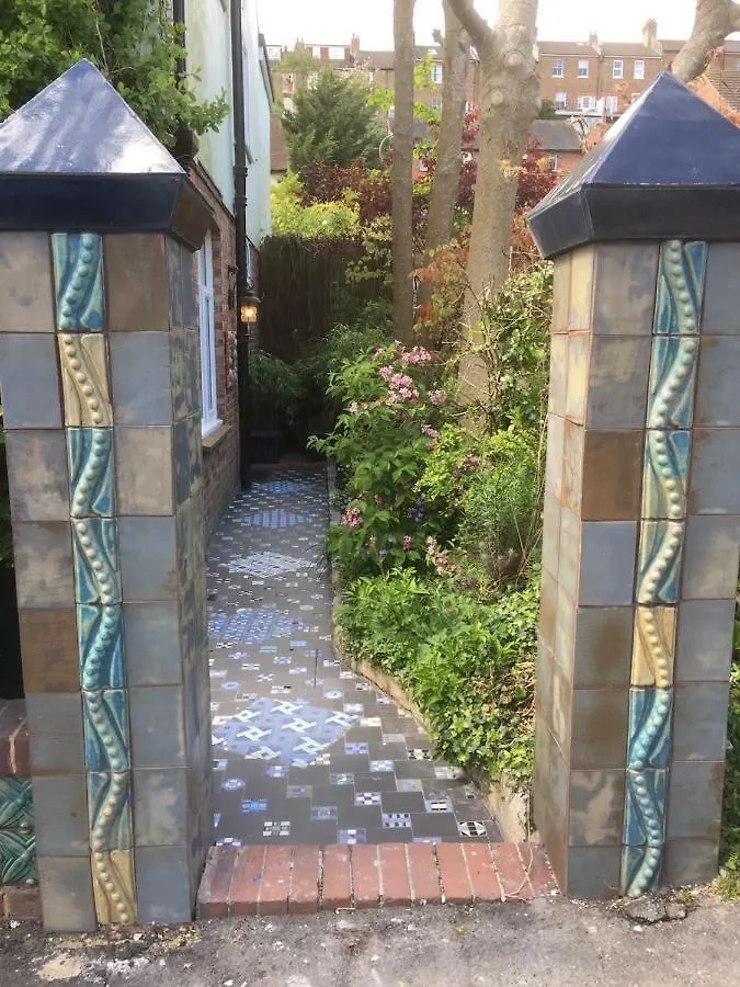 Homestay The Ceramic House Apartment Brighton