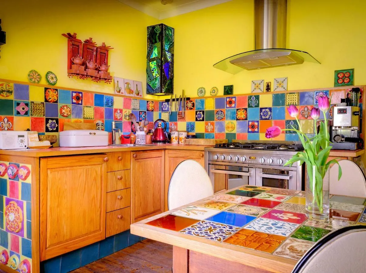 Homestay The Ceramic House Apartment Brighton