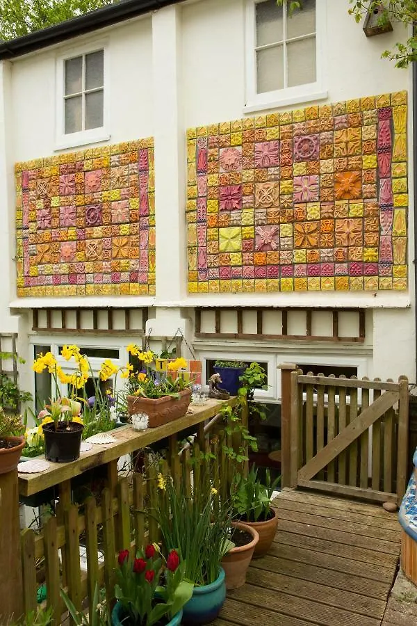 The Ceramic House Apartment Brighton Homestay