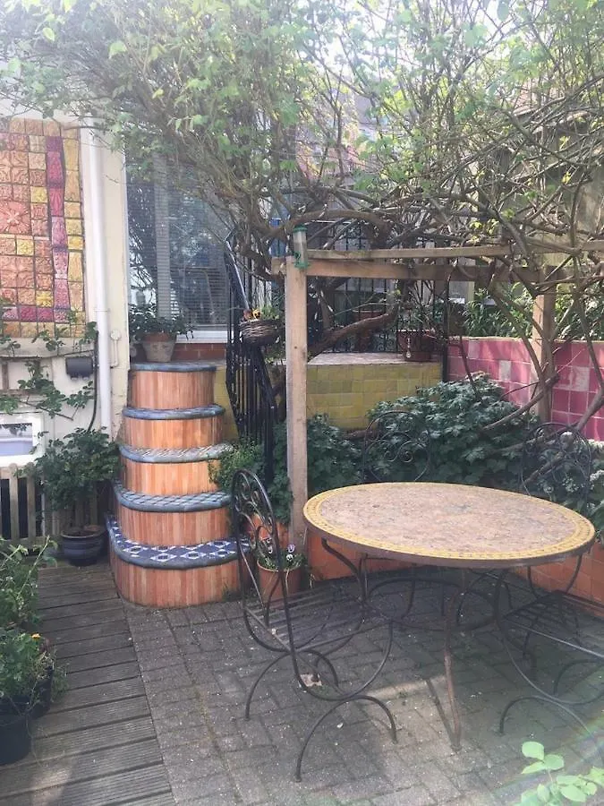 The Ceramic House Apartment Brighton Homestay