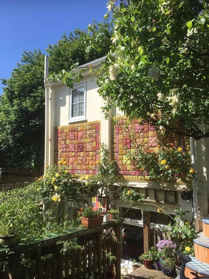 The Ceramic House Apartment Brighton Homestay