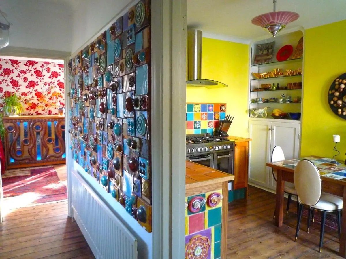 The Ceramic House Apartment Brighton Homestay